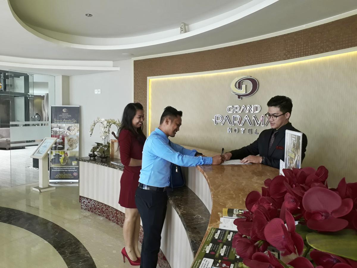 Grand Parama Hotel Tanjung Redep Exteriör bild