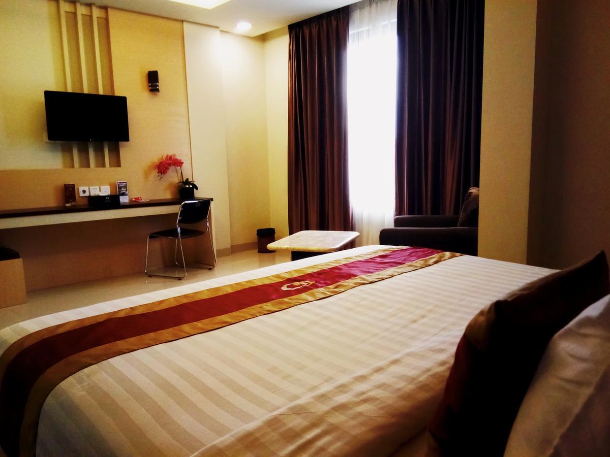 Grand Parama Hotel Tanjung Redep Exteriör bild